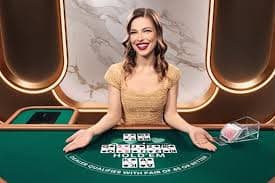 Pengguna menikmati Live Casino dengan dealer profesional melalui streaming HD